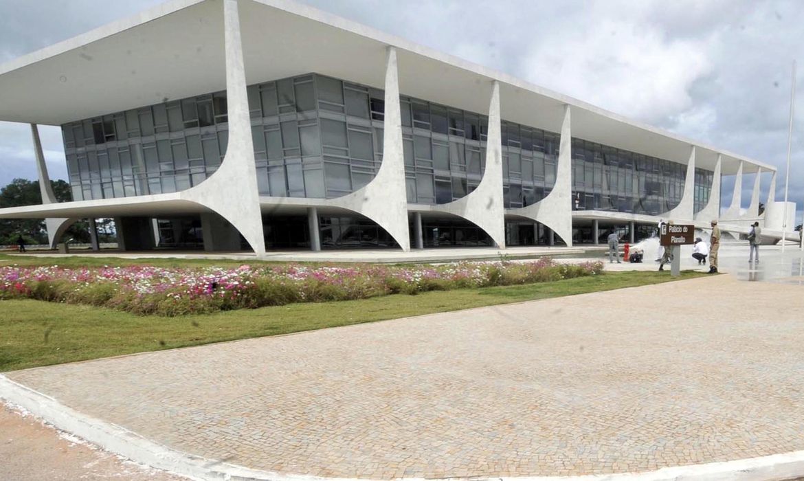 Governo retira R$ 138 milhões de emendas do relator