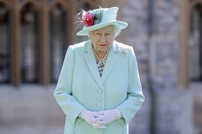 Aos 96 anos, morre Rainha Elizabeth II