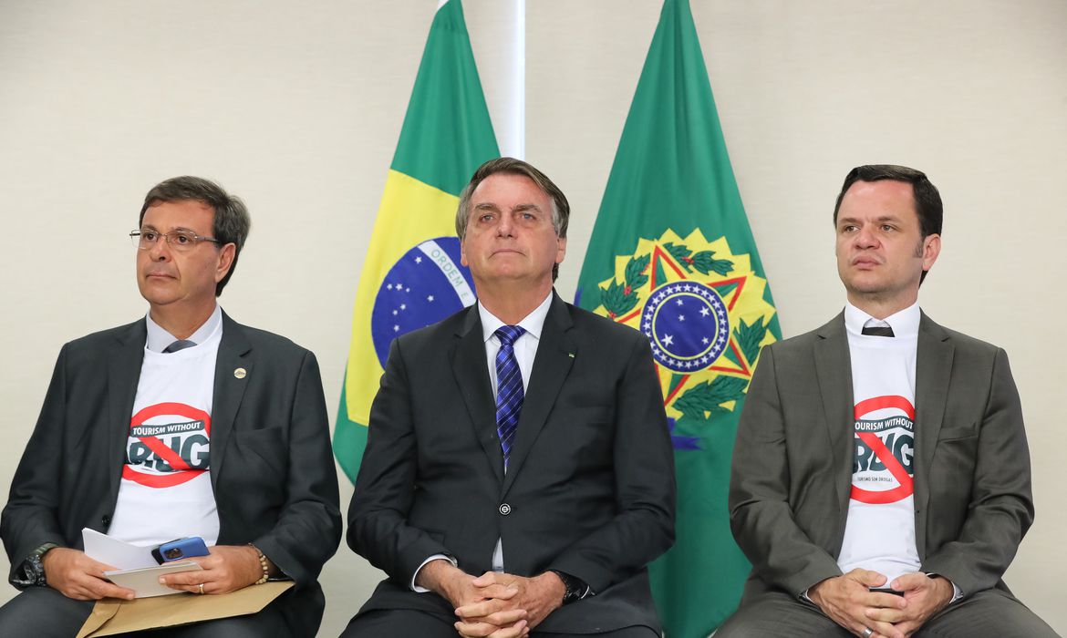 Governo federal institui o programa Turismo Sem Drogas