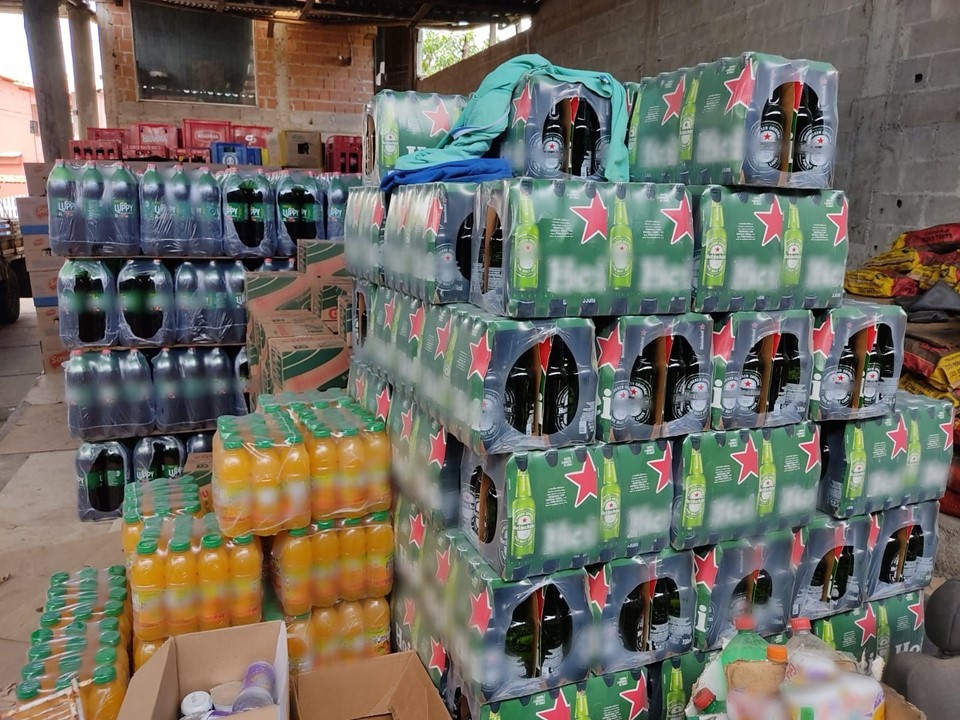 Sefaz apreende mais de 45 mil latas de cerveja em operação em Piúma