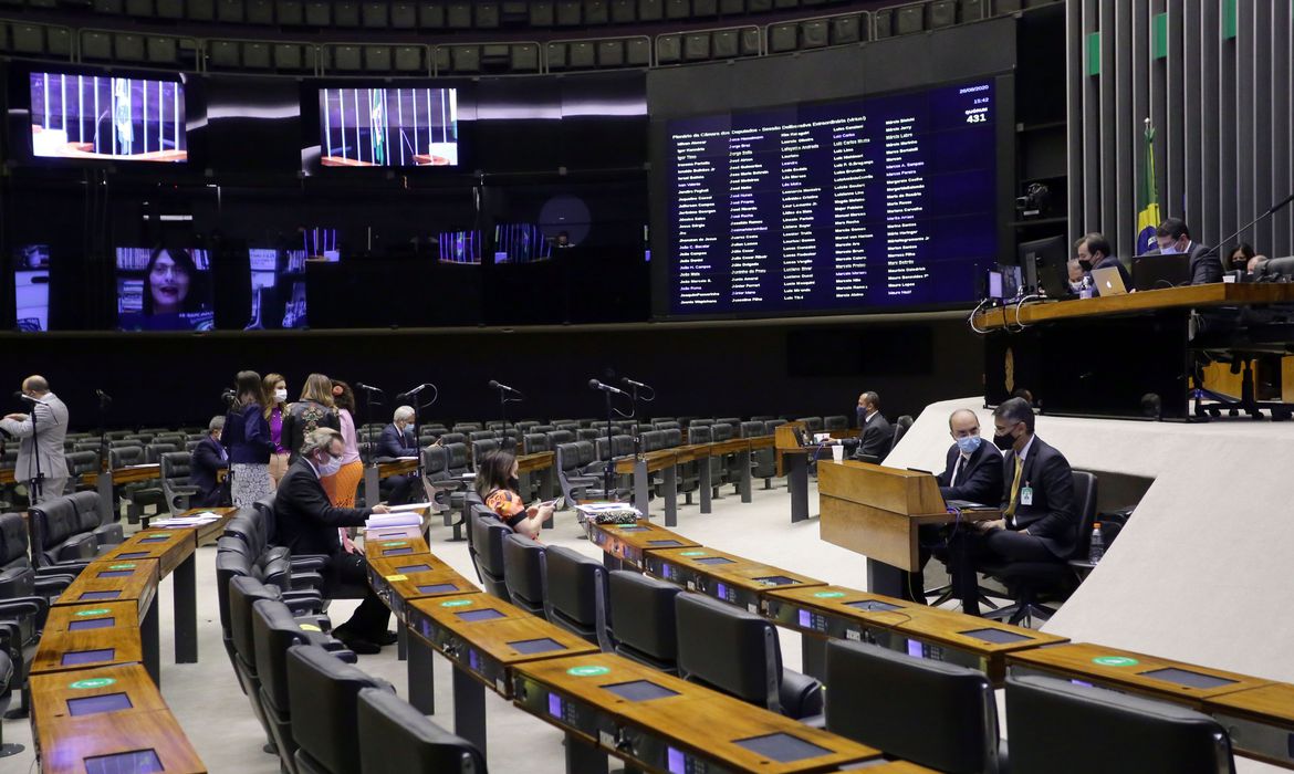 Câmara retira saque do FGTS de pauta, e MP perderá validade