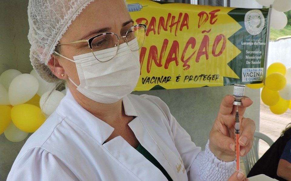 Ampliada segunda dose de reforço da Covid-19 para a população com mais de 30 anos e grupos prioritários