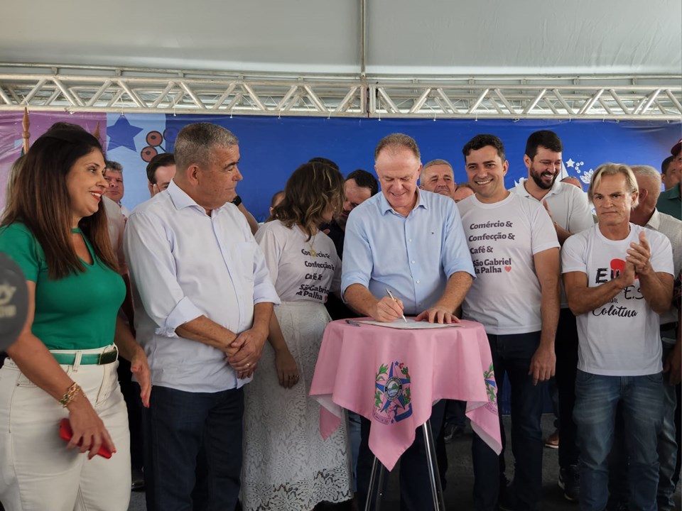 Casagrande e secretário Marcus Vicente anunciam obras de infraestrutura e habitação em São Gabriel da Palha