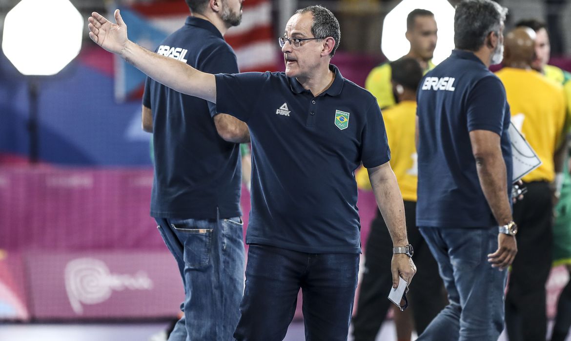 Handebol: Confederação recontrata técnico demitido há um ano
