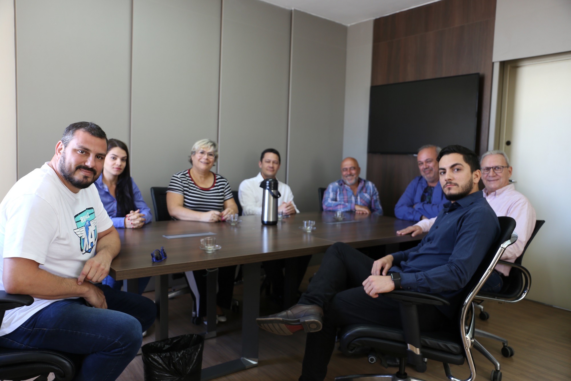 Prefeito faz reunião para manter hospital aberto em Itapemirim