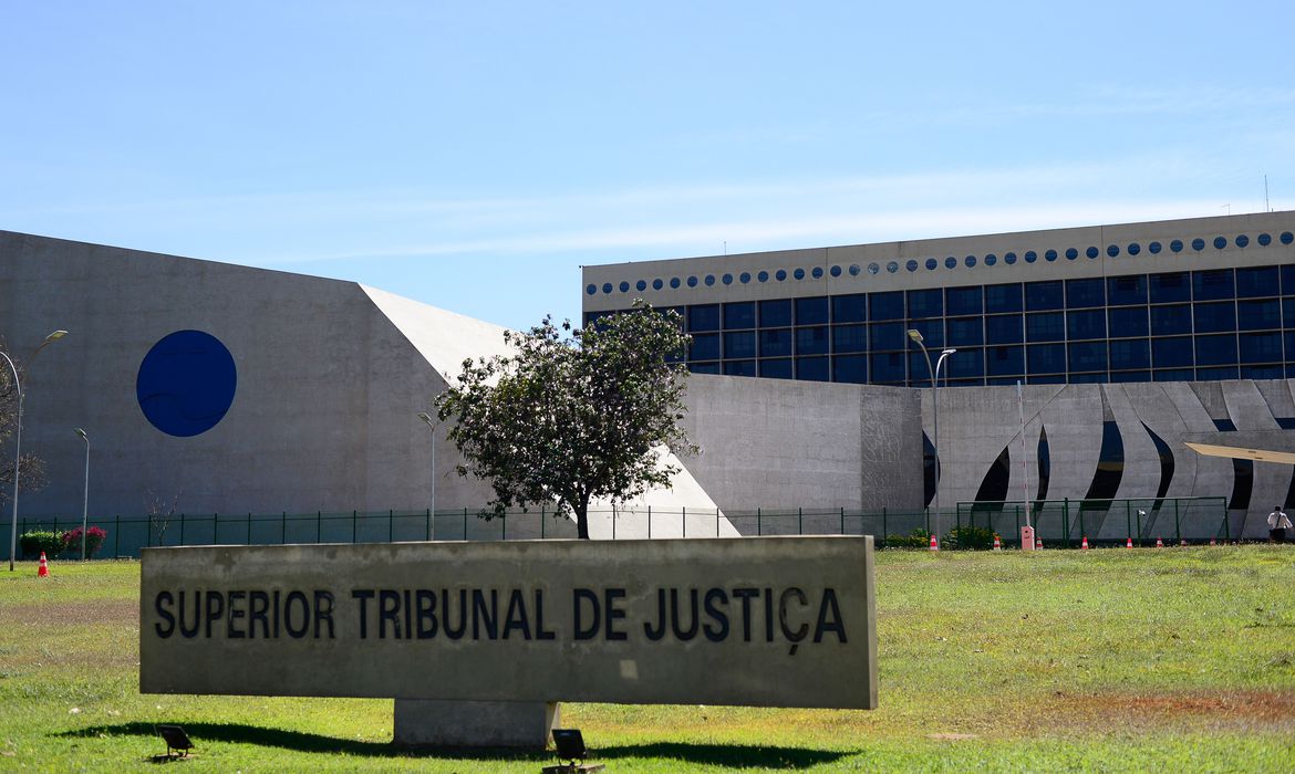 STJ inicia sessão para decidir afastamento de Witzel do cargo