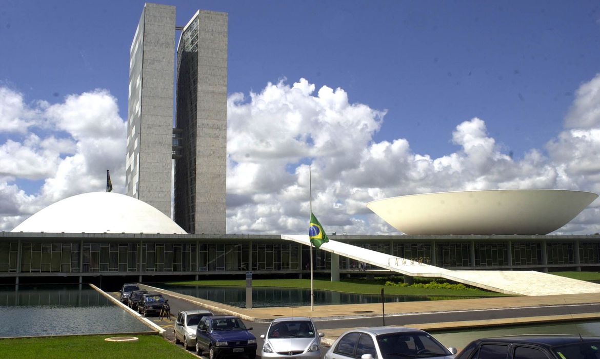 Senado aprova MP que amplia uso de assinatura digital