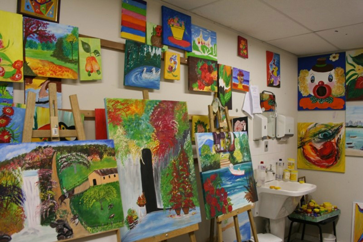 Feira une economia solidária e saúde mental