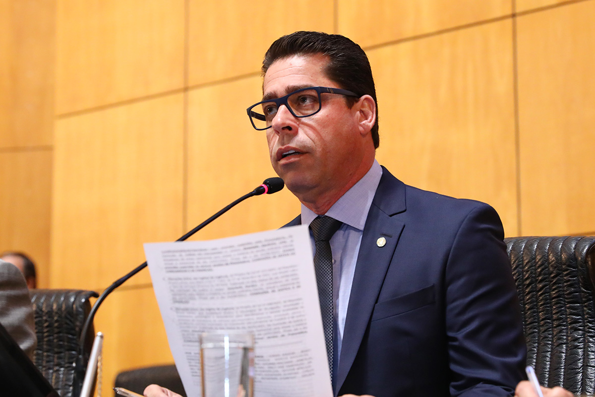 CPI convoca operadoras de telefonia móvel