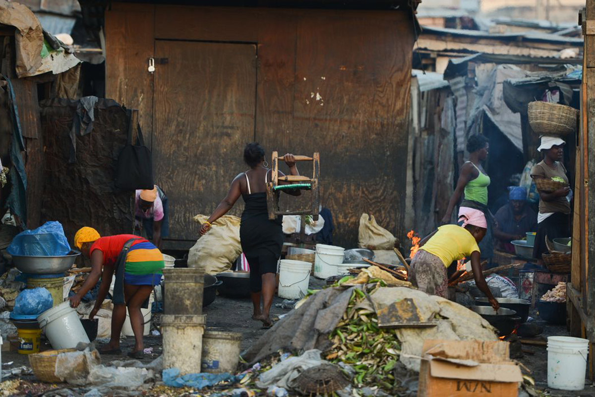 Ales debate aumento da pobreza e da fome