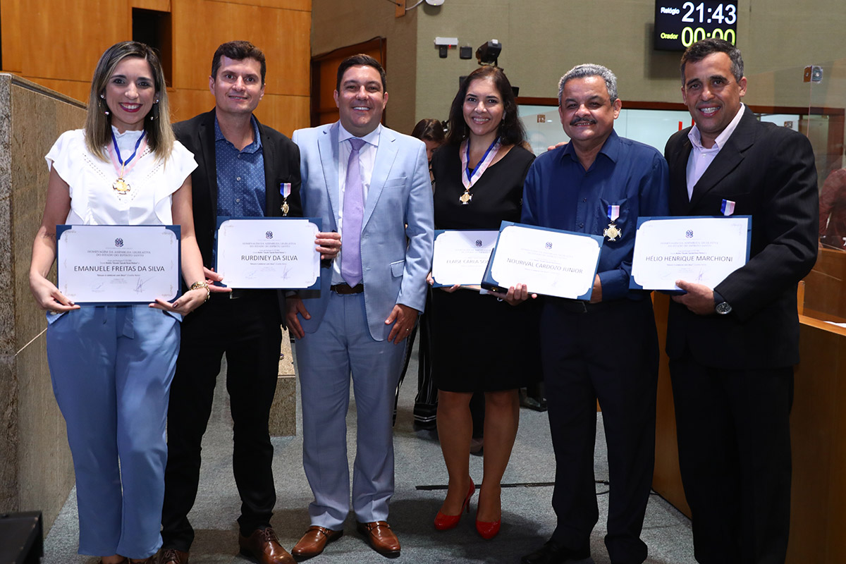 Educadores recebem homenagem na Ales