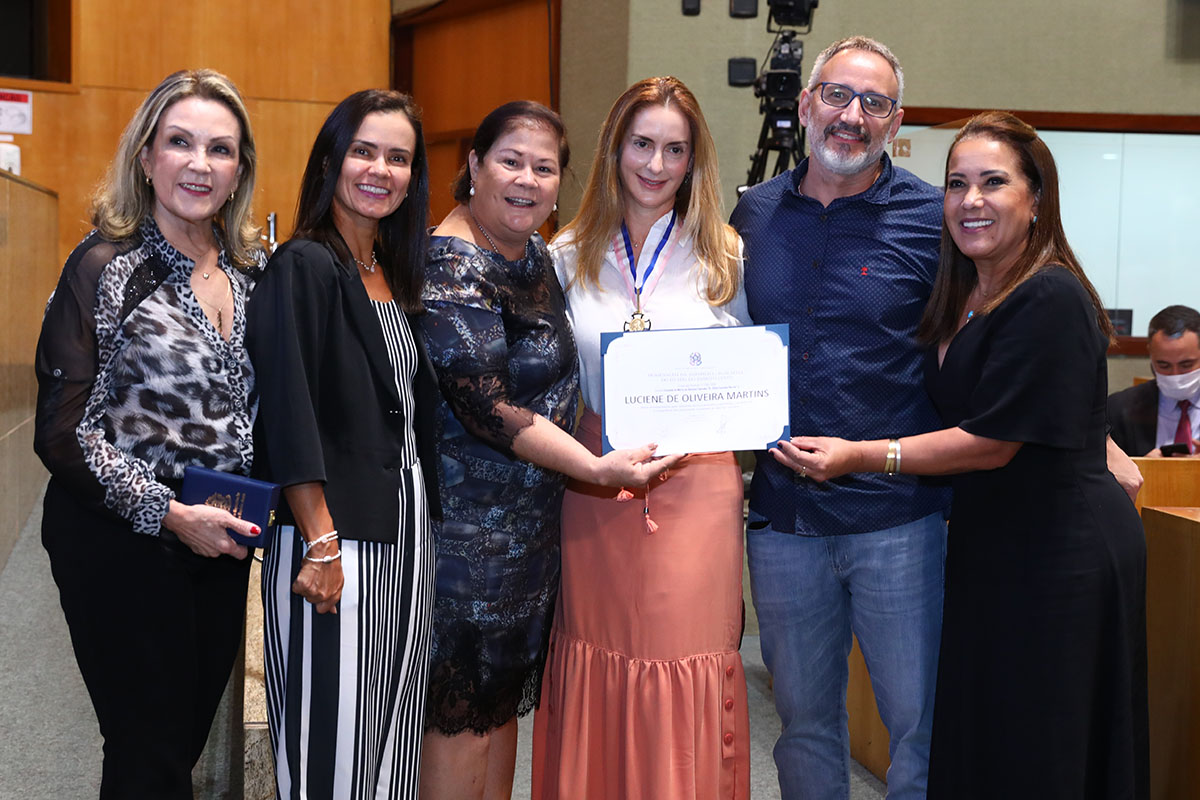 Assembleia homenageia odontologia capixaba