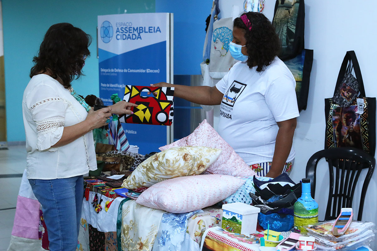 Assembleia dá início à Feira de Natal