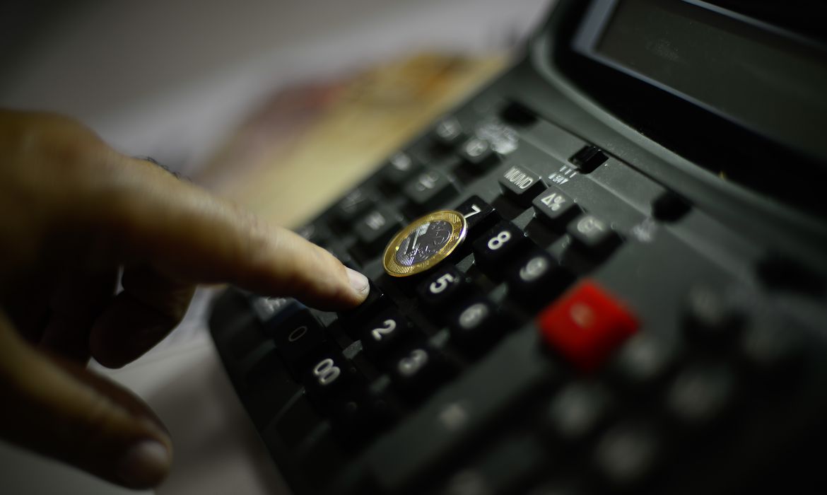 Índices globais de economia caem em outubro, refletindo desaceleração