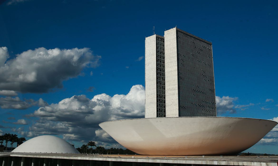 Onyx Lorenzoni e Tereza Cristina são exonerados para votar eleições na Câmara