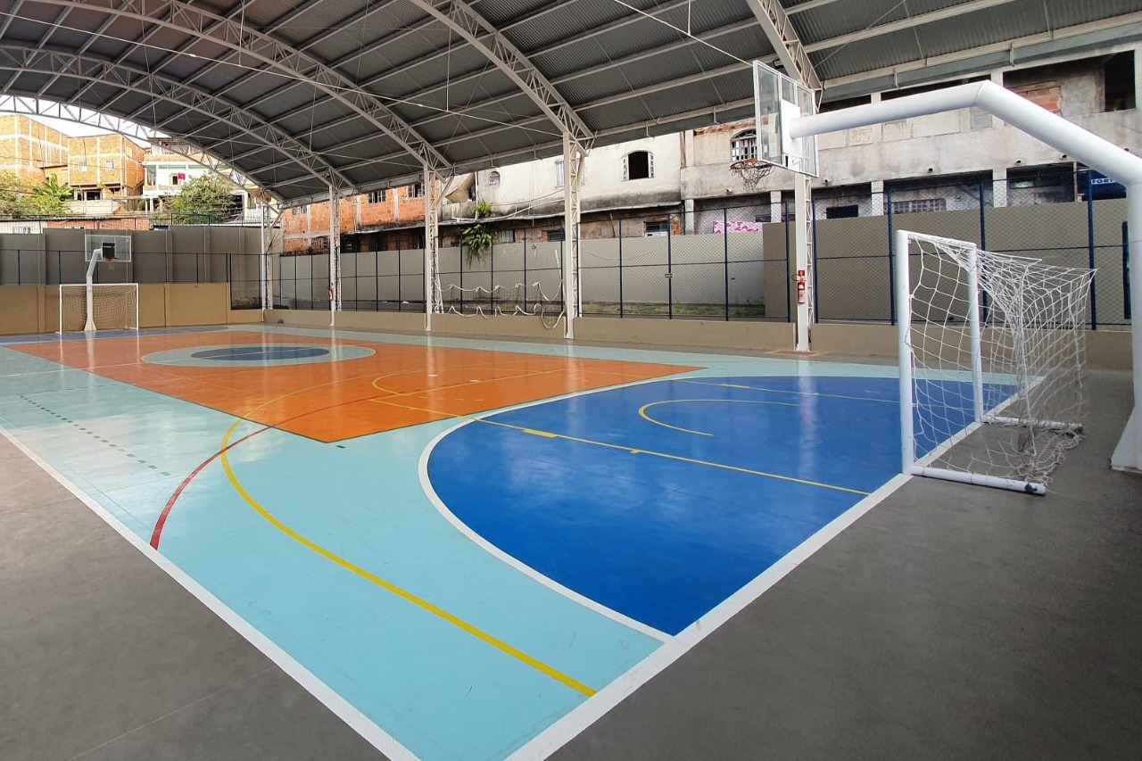 Indicações de Majeski para a construção de quadra de esporte em 72 escolas estaduais