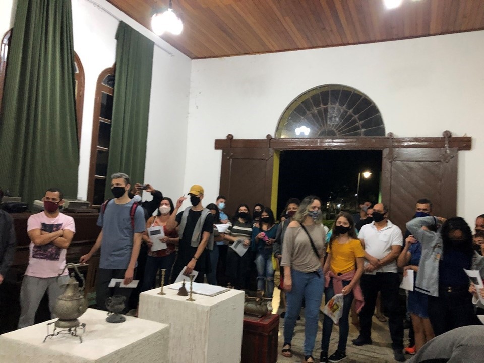 Alunos da EJA visitam espaços culturais de Viana
