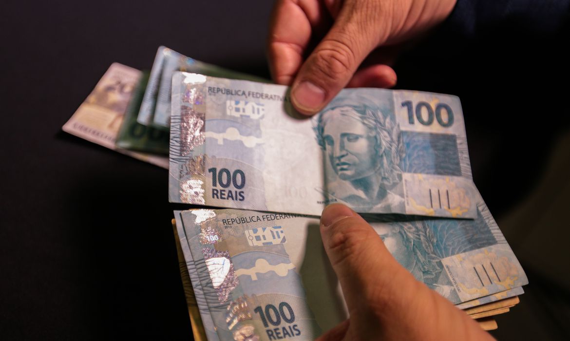 Agência Brasil explica: 13º para trabalhador com Benefício Emergencial
