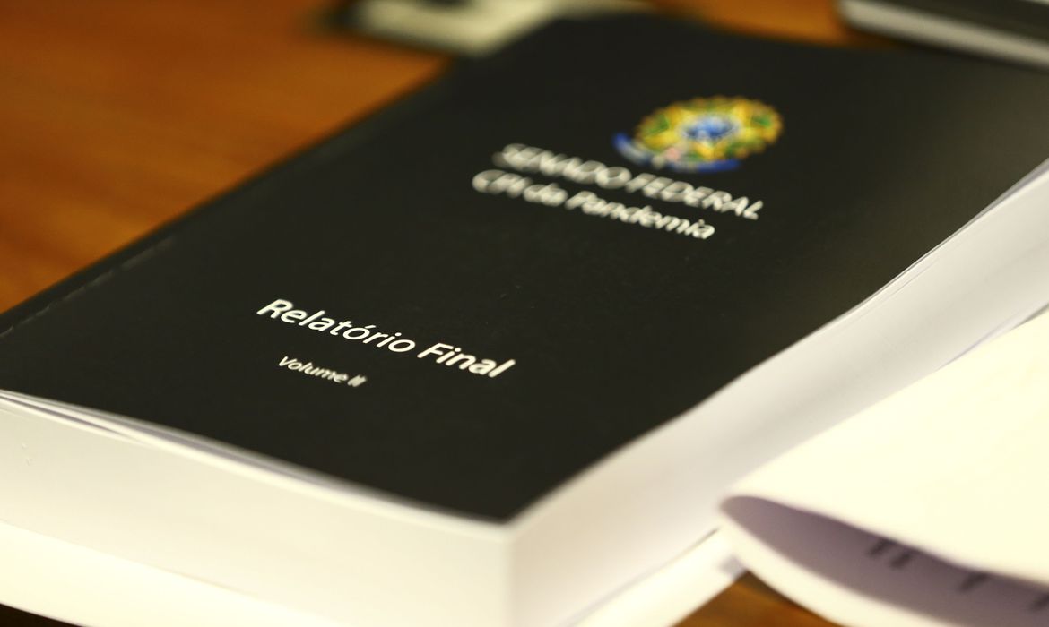 Senador Renan Calheiros faz leitura do relatório da CPI da Pandemia