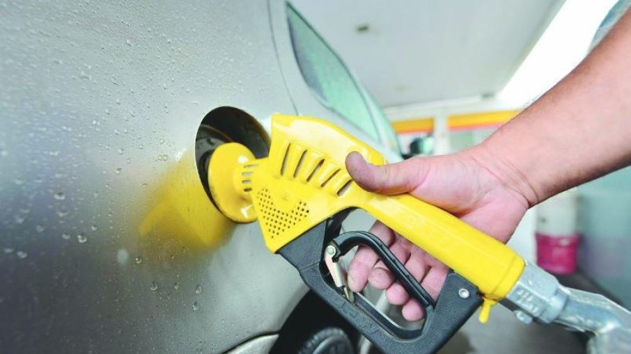 Governo cria decreto para postos exibirem composição de preços dos combustíveis