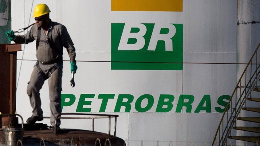 Petrobras despenca: vale a pena sacar os recursos do Fundo FGTS-Petrobras?