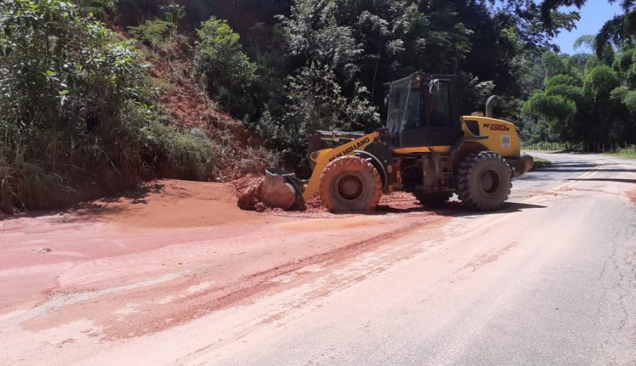 Chuvas: estradas do interior de Cachoeiro recebem intervenções
