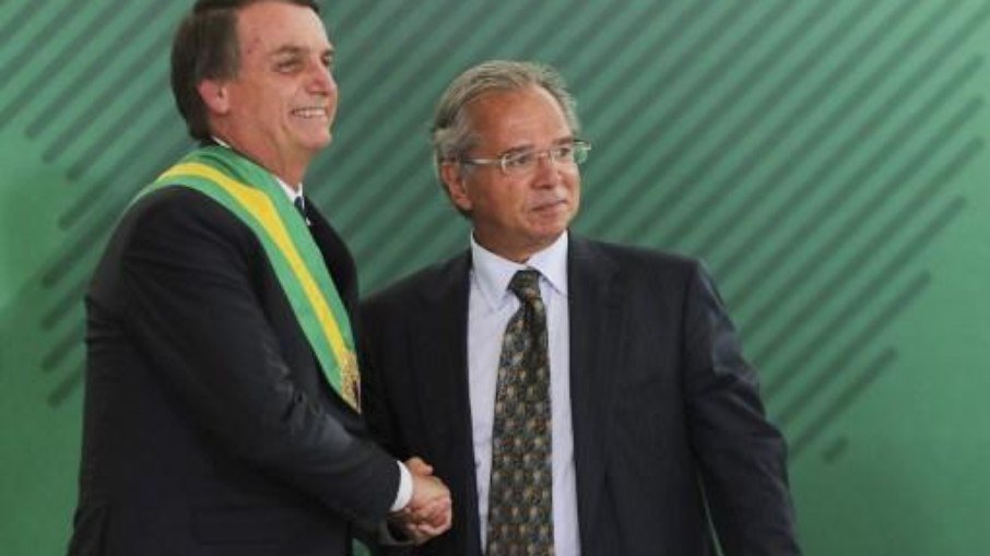 Guedes diz que Bolsonaro impede privatização de estatais: 