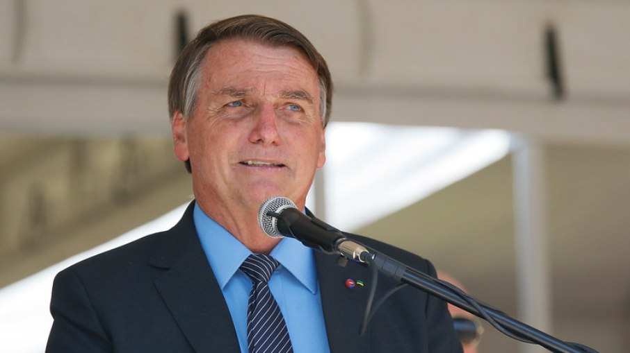 Após decisão a favor de Lula, Bolsonaro diz que Fachin 