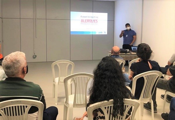 Agerh e Defesa Civil Estadual fortalecem parceria em reunião sobre o programa Alerta!ES