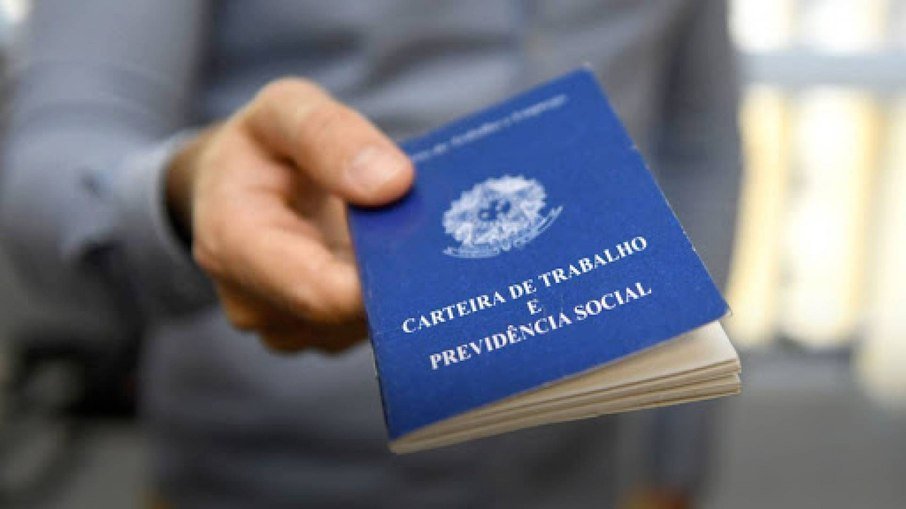 Concursos públicos somam 218,4 mil vagas no país; salários vão até R$ 16,9 mil