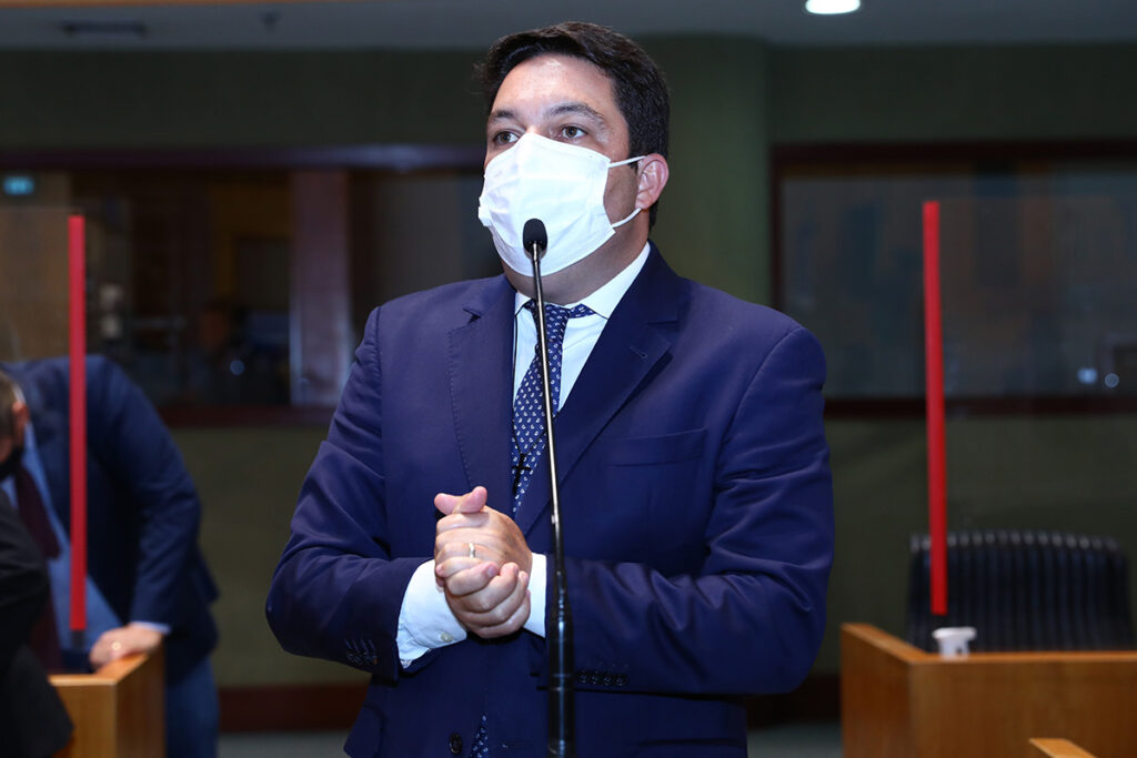 Deputados repudiam ato na casa da mãe do governador