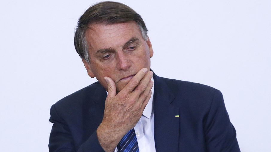 Com saída de Pazuello, Bolsonaro chega a 18 mudanças no Ministério
