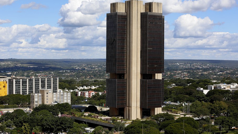 BC vê retomada 'robusta' no segundo semestre com vacinação em massa