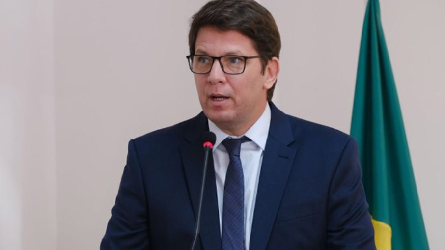 Secretário Mário Frias é processado pelo comediante Marcelo Adnet; saiba mais