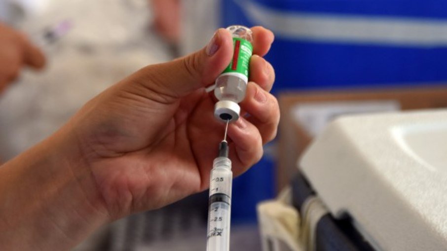 Empresa compra vacinas para donos e políticos em MG; Pfizer nega