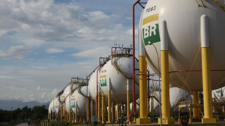 Combustíveis sofrem redução de R$ 0,11 nas refinarias a partir desta quinta
