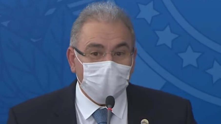 Queiroga apela para que população use máscaras, mas critica uso obrigatório
