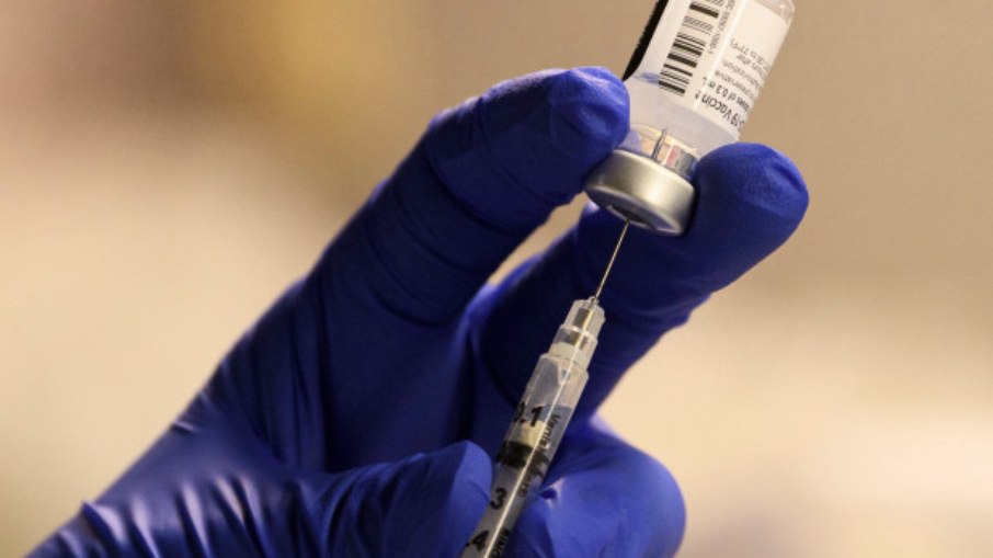 Vacinas da Pfizer e Moderna são 'altamente eficazes' após 1ª dose, diz estudo