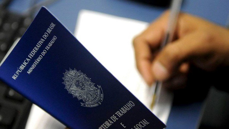 Brasil cria 401 mil empregos formais em fevereiro, maior valor em 30 anos