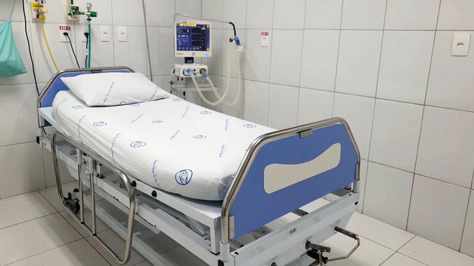 Governador visita novos leitos Covid abertos no Hospital Santa Casa Castelense