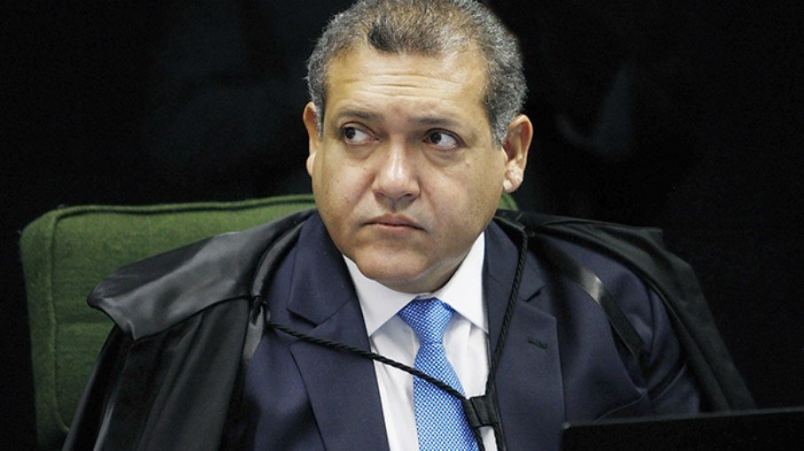 No pior momento da pandemia, Nunes Marques libera missas e cultos no Brasil todo