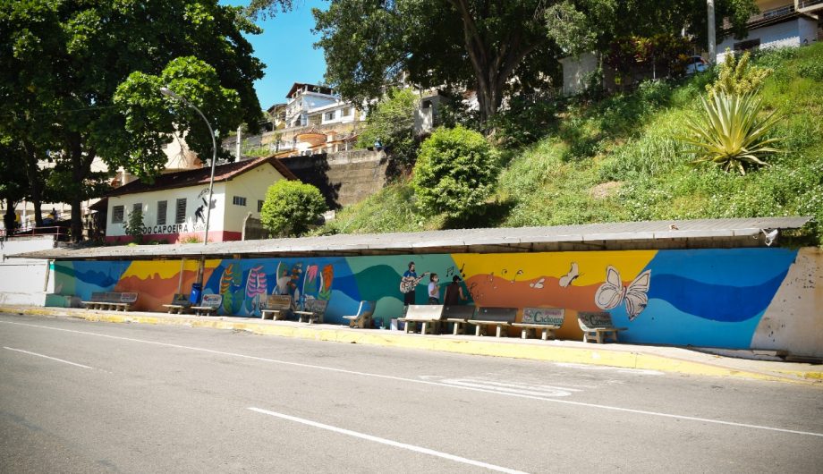 Novas intervenções artísticas colorem áreas públicas de Cachoeiro