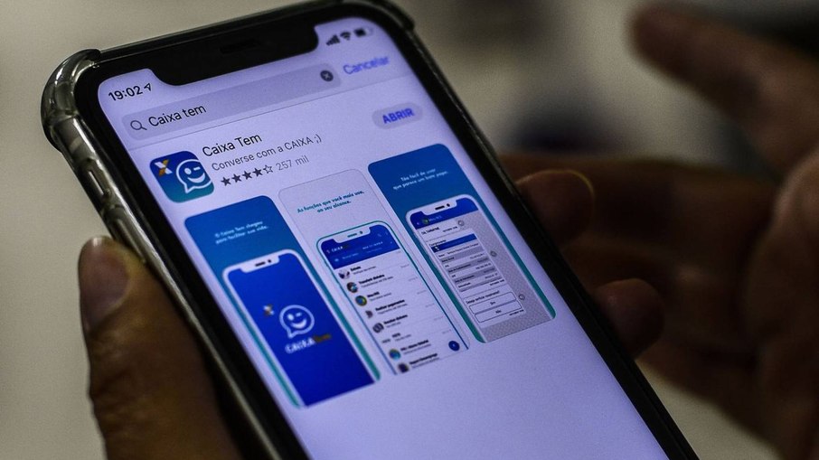 Auxílio emergencial: novo valor não compensa perda de renda de 43%, diz estudo
