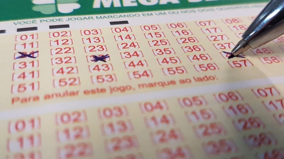 Mega-Sena acumula e prêmio vai a R$ 33 milhões; veja os números sorteados