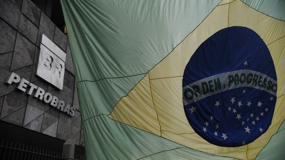 Na mira de Bolsonaro, Petrobras terá novos diretores e presidente nesta segunda