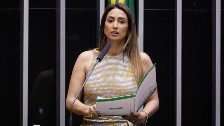 MP pede que nomeação de Flávia Arruda como ministra seja investigada