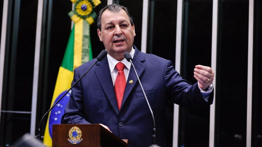 Senador que integrará CPI é investigado por desvio de verbas da Saúde no AM