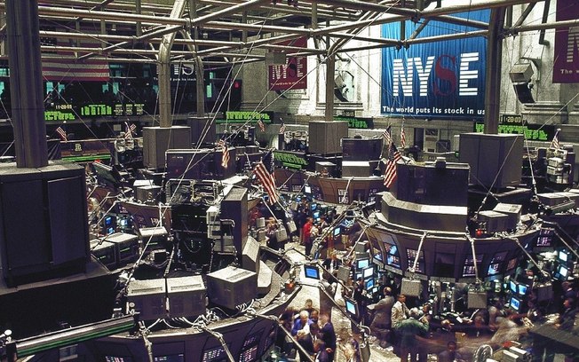 Bolsas estrangeiras operam em alta com investidor de olho nos balanços