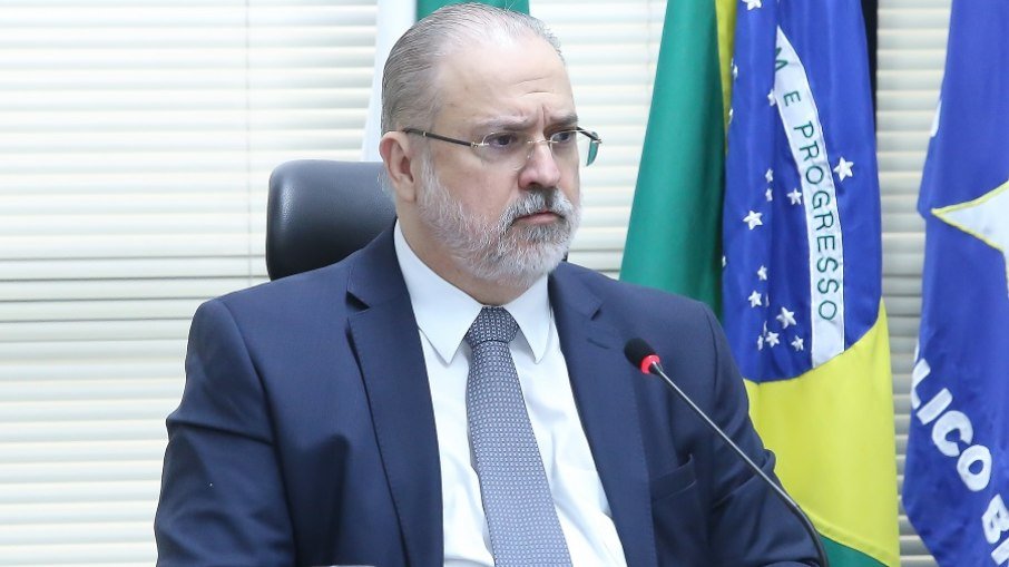 PGR cobra governadores sobre o uso de verbas federais para hospitais de campanha