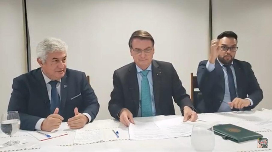 Medo do Youtube? Bolsonaro defende kit-covid citando 